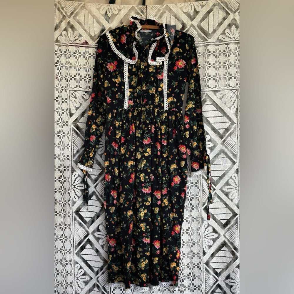 Batsheva x Laura Ashley black floral print dress - Picture 2 of 10